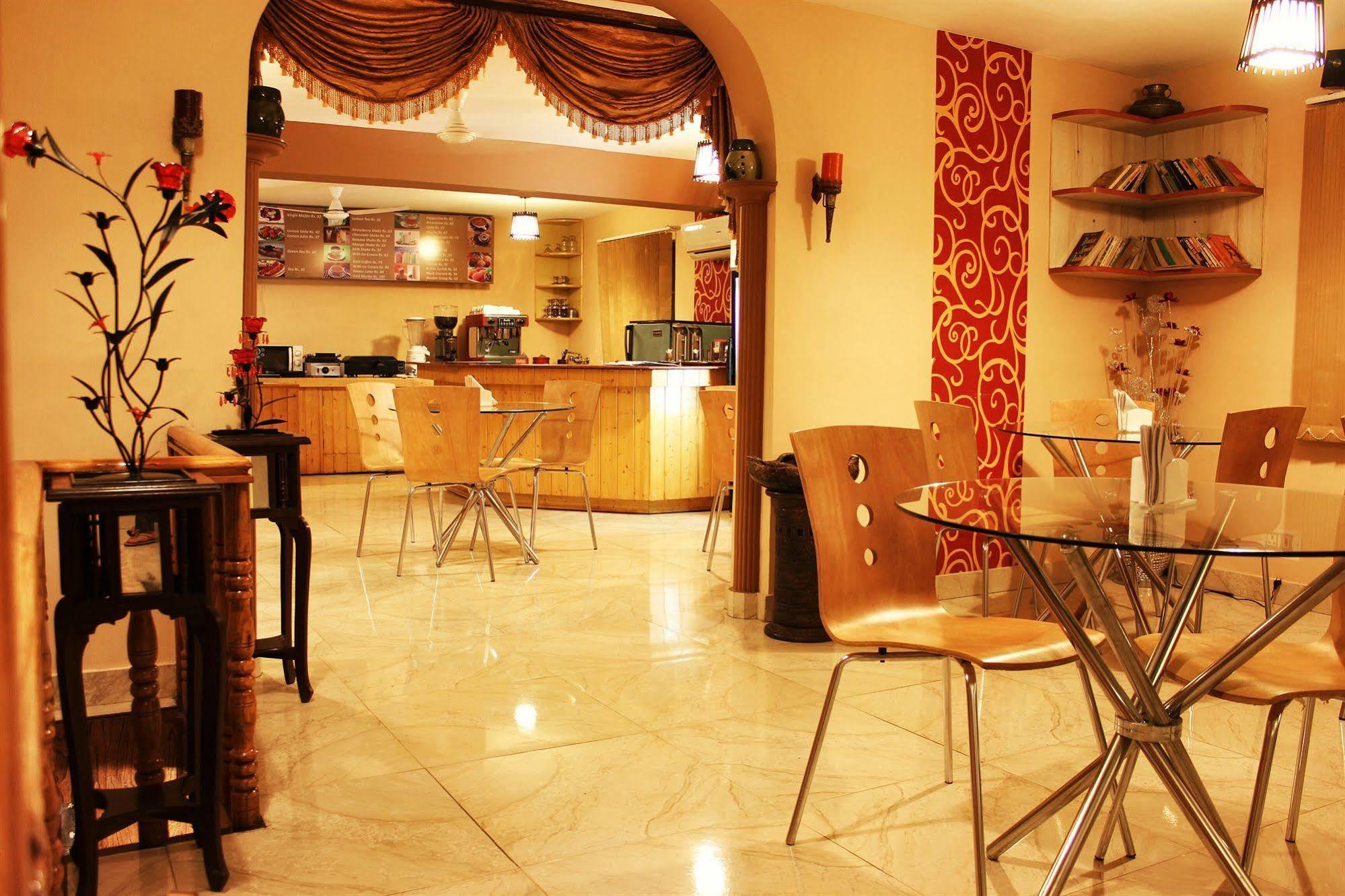 Hotel Walisons Resorts Srīnagar Buitenkant foto