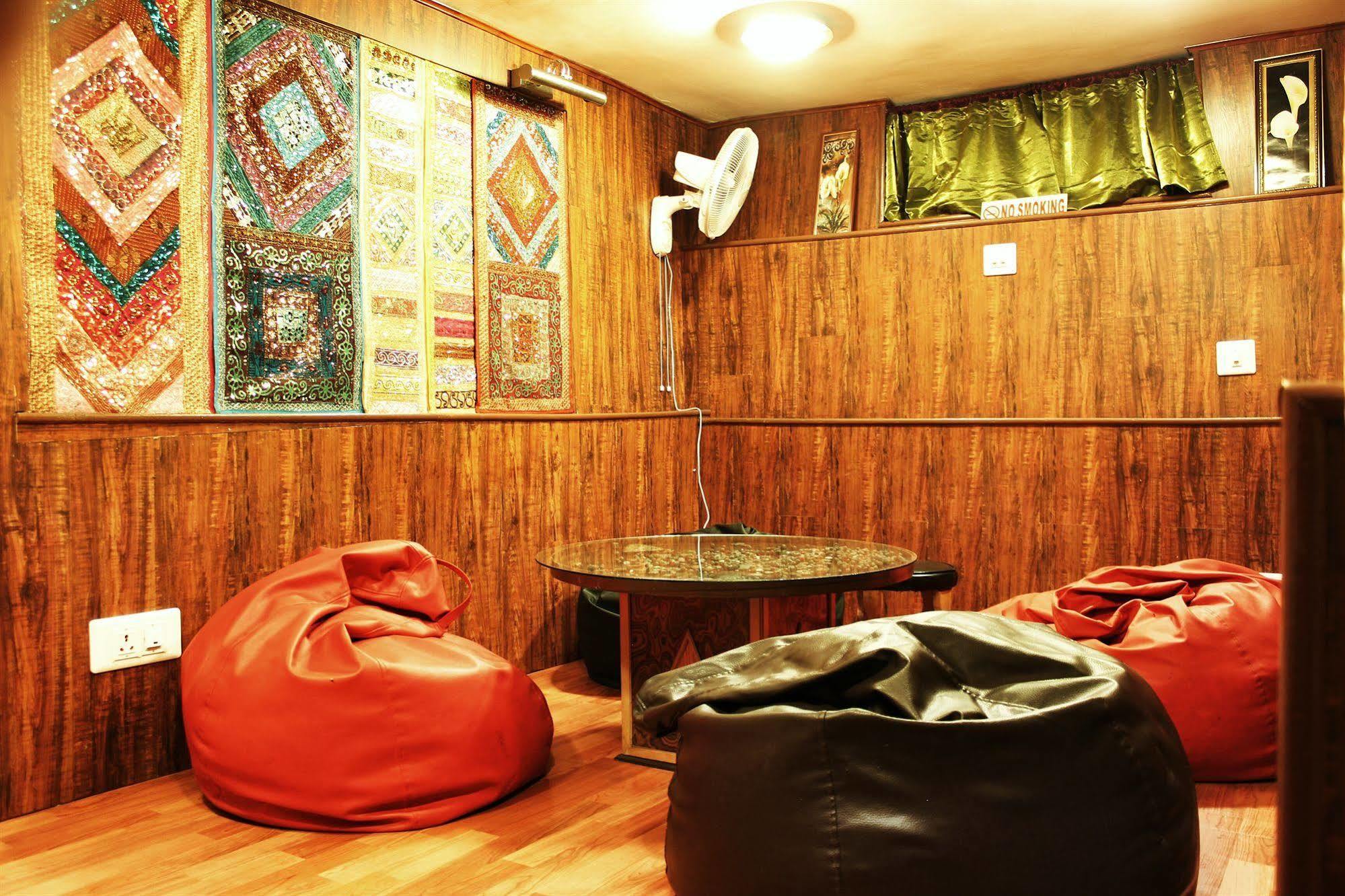 Hotel Walisons Resorts Srīnagar Buitenkant foto