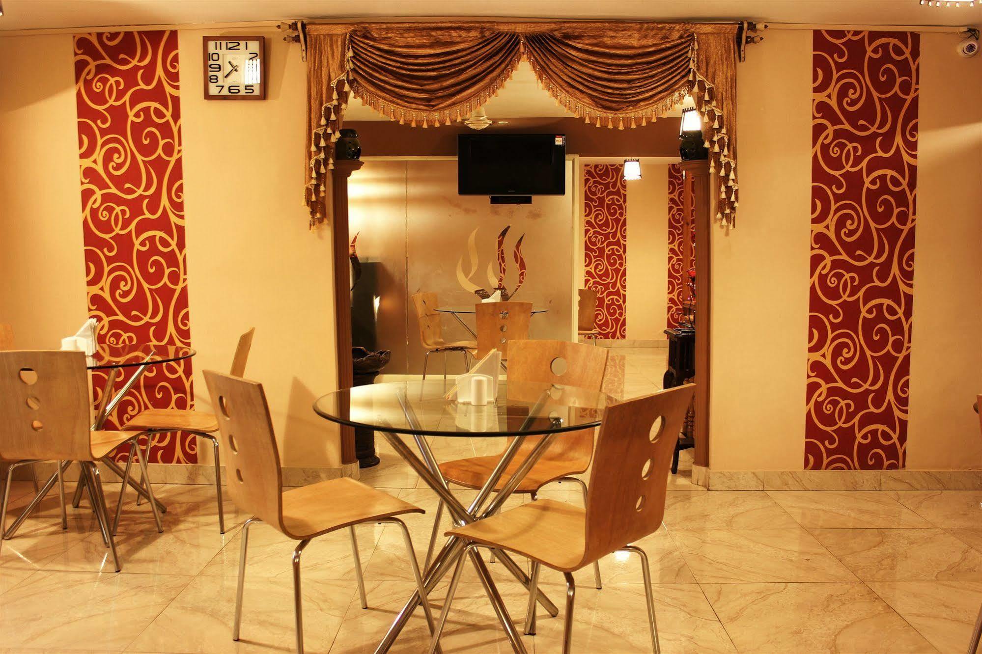 Hotel Walisons Resorts Srīnagar Buitenkant foto
