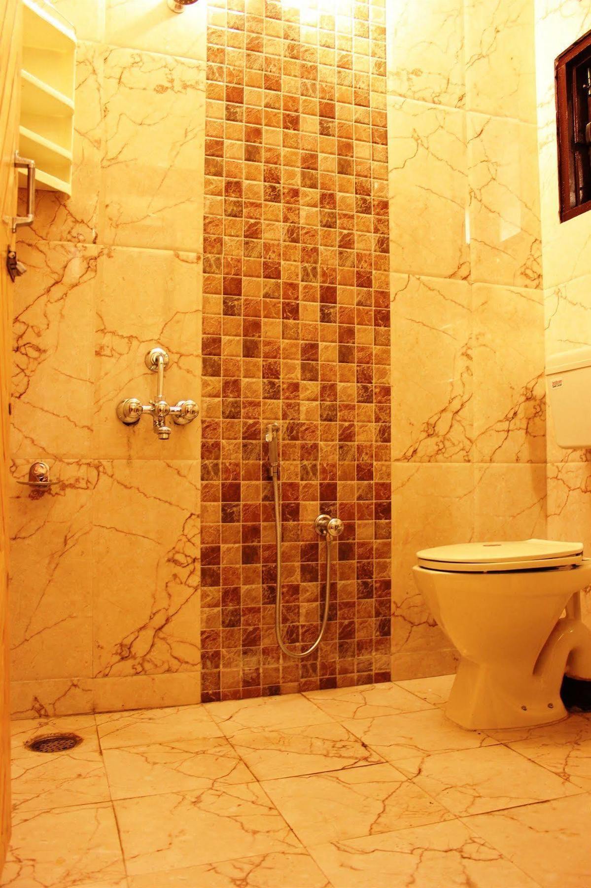 Hotel Walisons Resorts Srīnagar Buitenkant foto